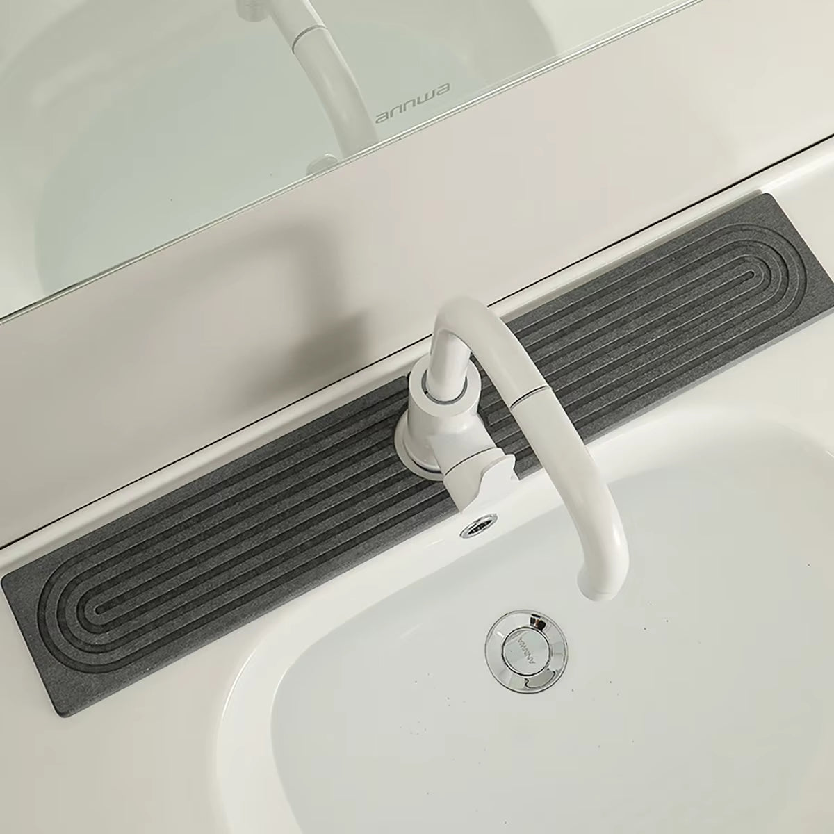 Diatomit Wasserhahn-Matte: Extrem saugstark & sauber
