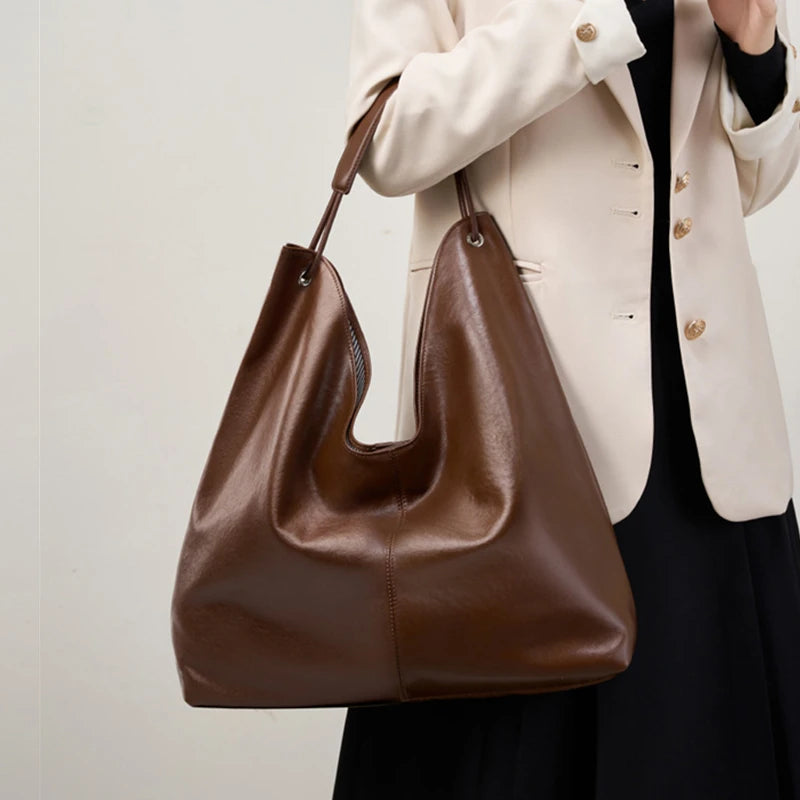 Große Echtleder Hobo Bag: Schlichte Eleganz für Damen