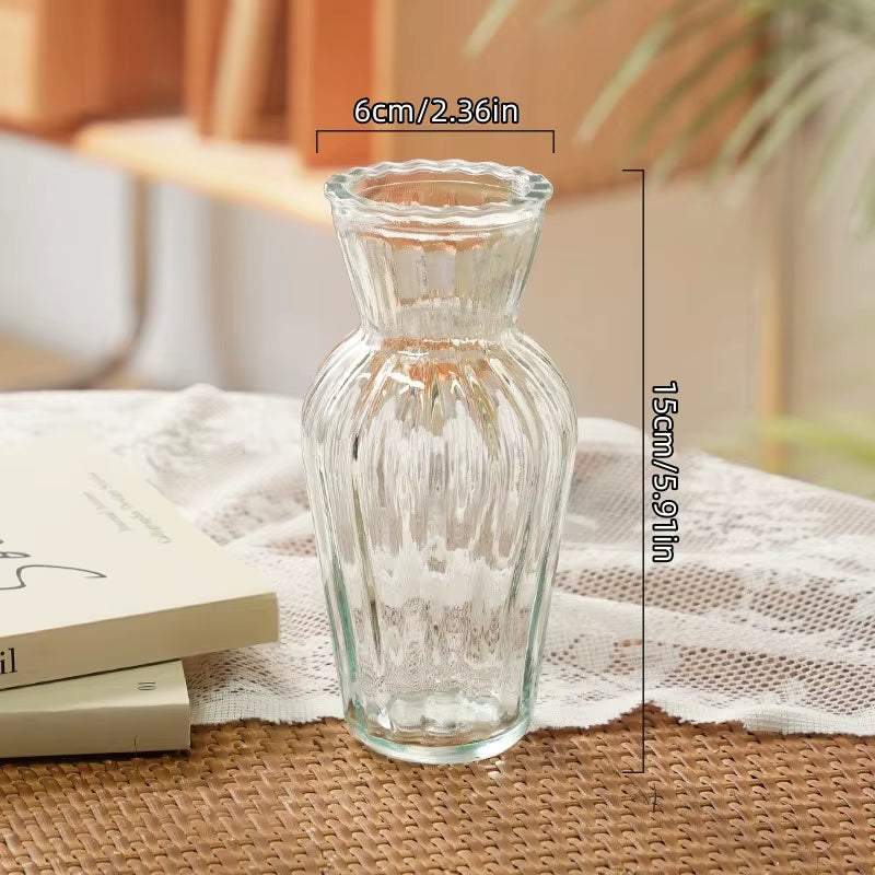 Edle Glasvase – Filigrane Tischdeko im Vintage-Stil