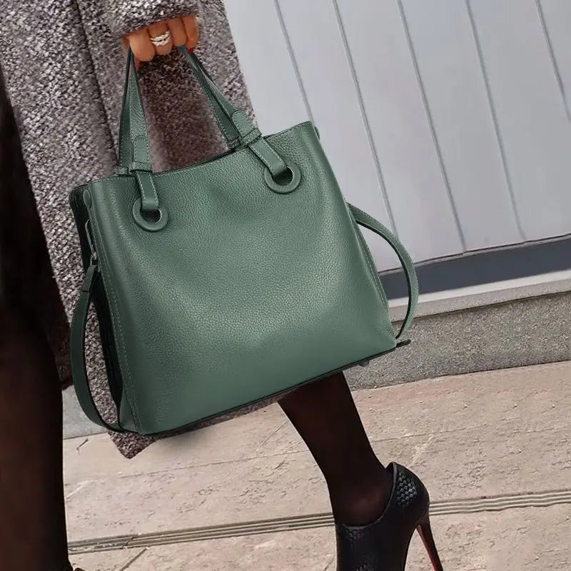 Echtleder Handtasche Damen: Stilvoll & perfekt organisiert