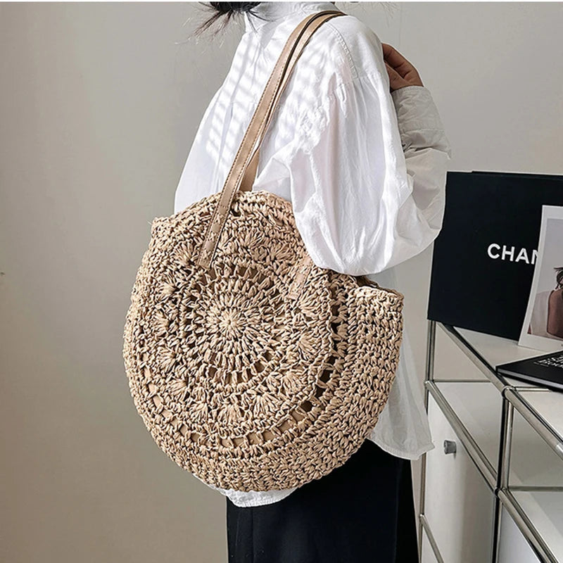 Runde Boho Strohtasche: Deine leichte Sommer-Strandtasche