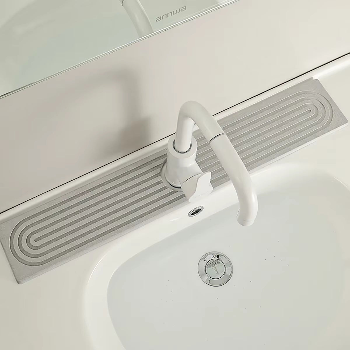 Diatomit Wasserhahn-Matte: Extrem saugstark & sauber