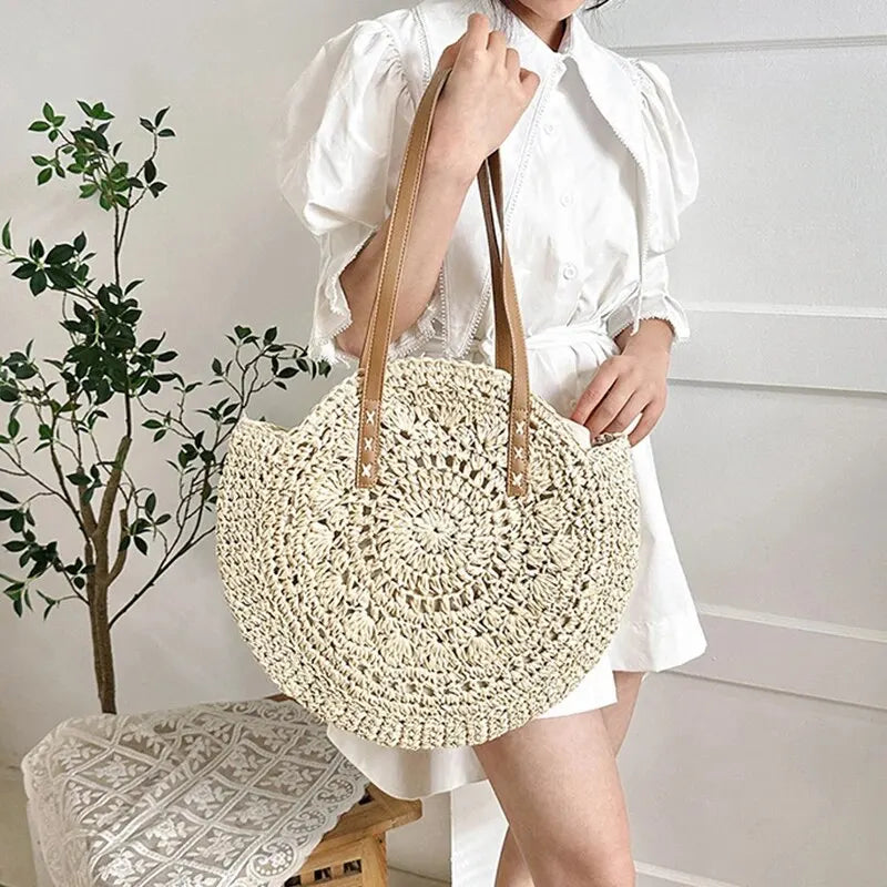 Runde Boho Strohtasche: Deine leichte Sommer-Strandtasche