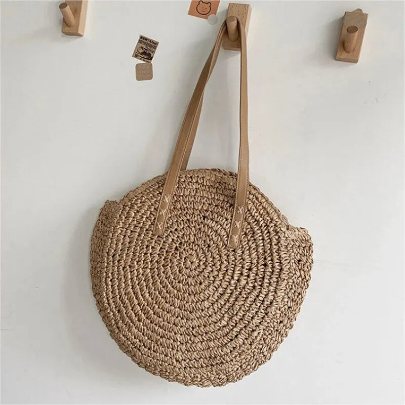 Runde Boho Strohtasche: Deine leichte Sommer-Strandtasche
