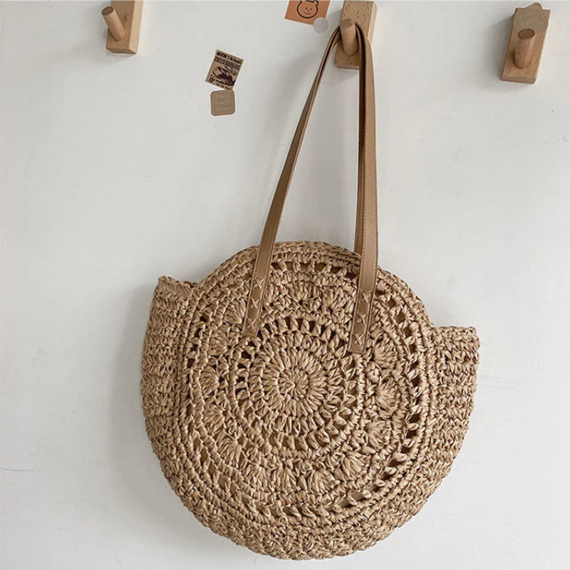 Runde Boho Strohtasche: Deine leichte Sommer-Strandtasche