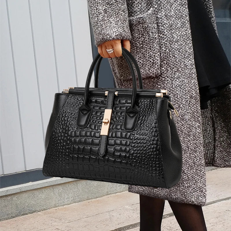 Stilvolle Leder-Handtasche: Edle Krokoprägung & Pure Eleganz