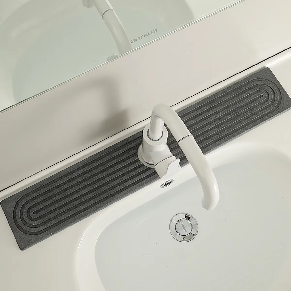 Diatomit Wasserhahn-Matte: Extrem saugstark & sauber