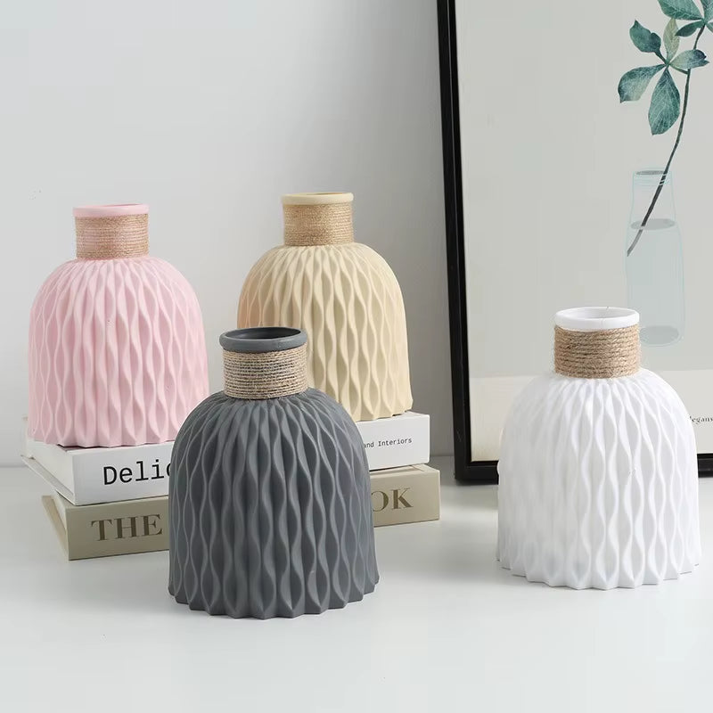 Vase in Edlem Keramik-Look: Modernes Wellendesign