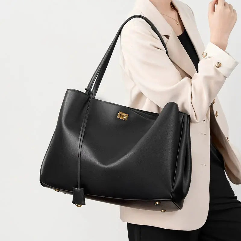 Echtleder Wings Bag: Minimalistisches Design